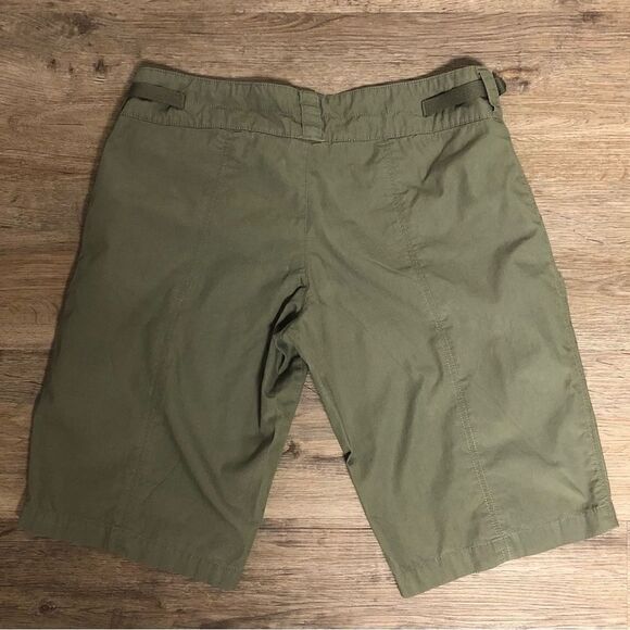 Nike Women’s Khaki Shorts, Size S 4-6, waist adjustable straps - Picture 9 of 10